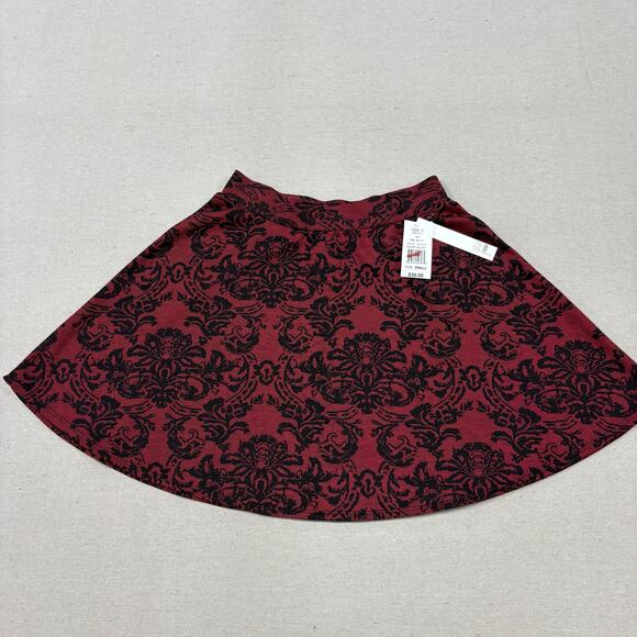 Joe B by Joe Benbasset Skirt Womens Small Flare Maroon & Black Lace Pattern NWT - Picture 2 of 6